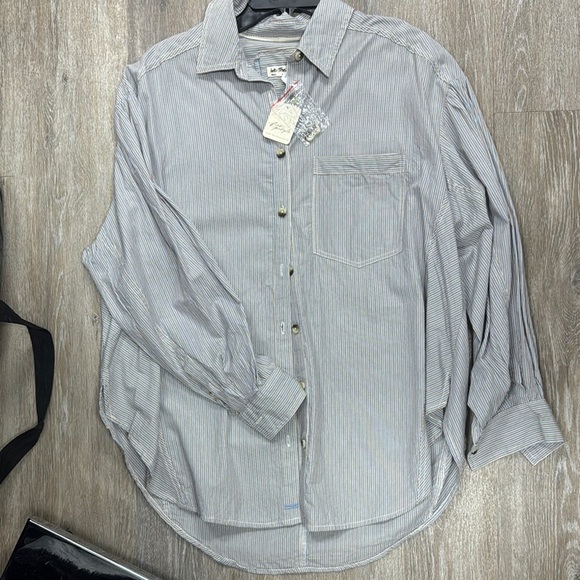 We The Free Gray Casual Button Down Shirt NWT - Picture 1 of 2